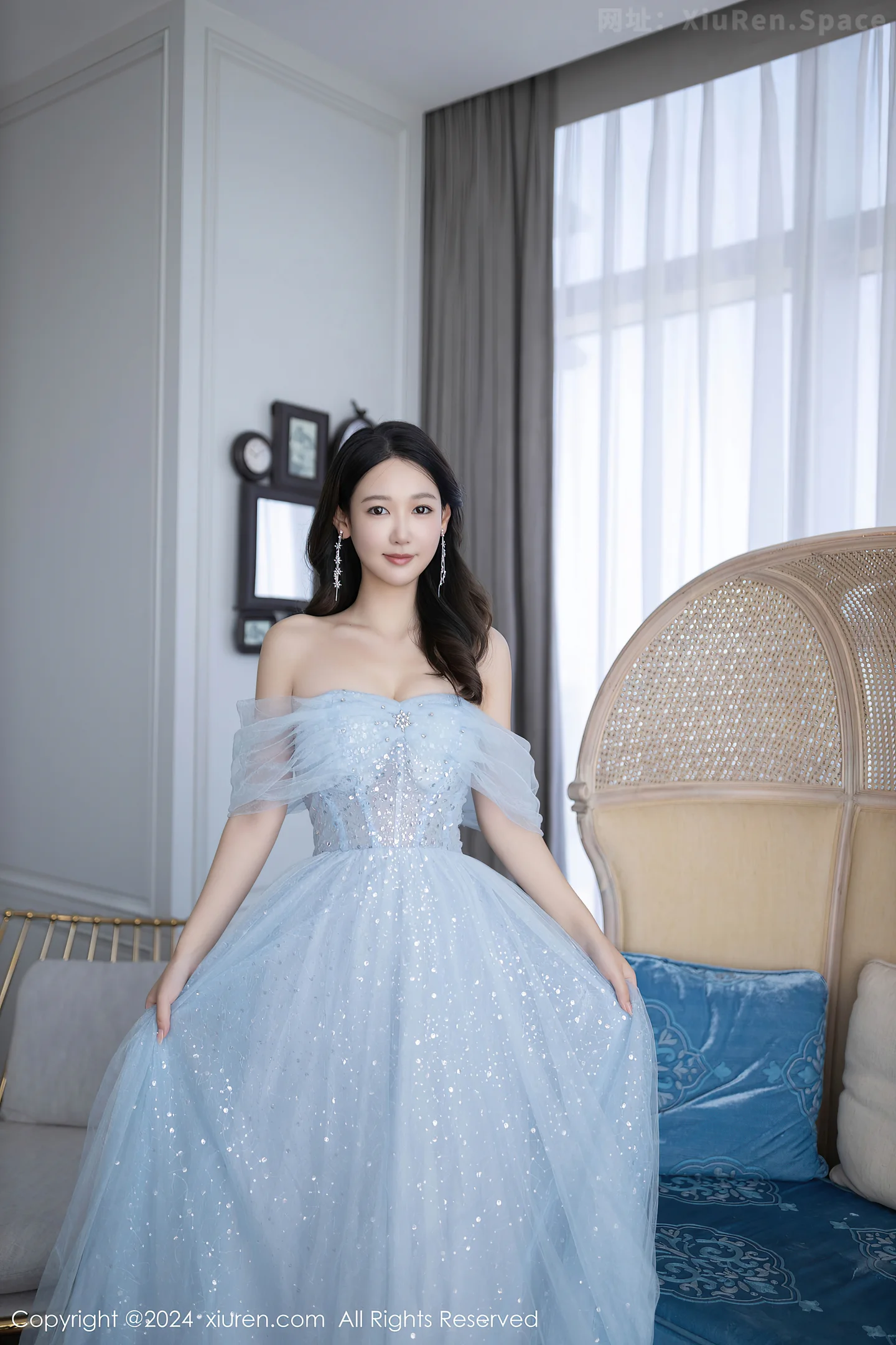 图片[4]-[XiuRen秀人网] VOL.9538 模特唐安琪性感淡蓝色薄纱礼裙露白色内衣秀曼妙身姿诱惑写真82P-秀人网官方网站